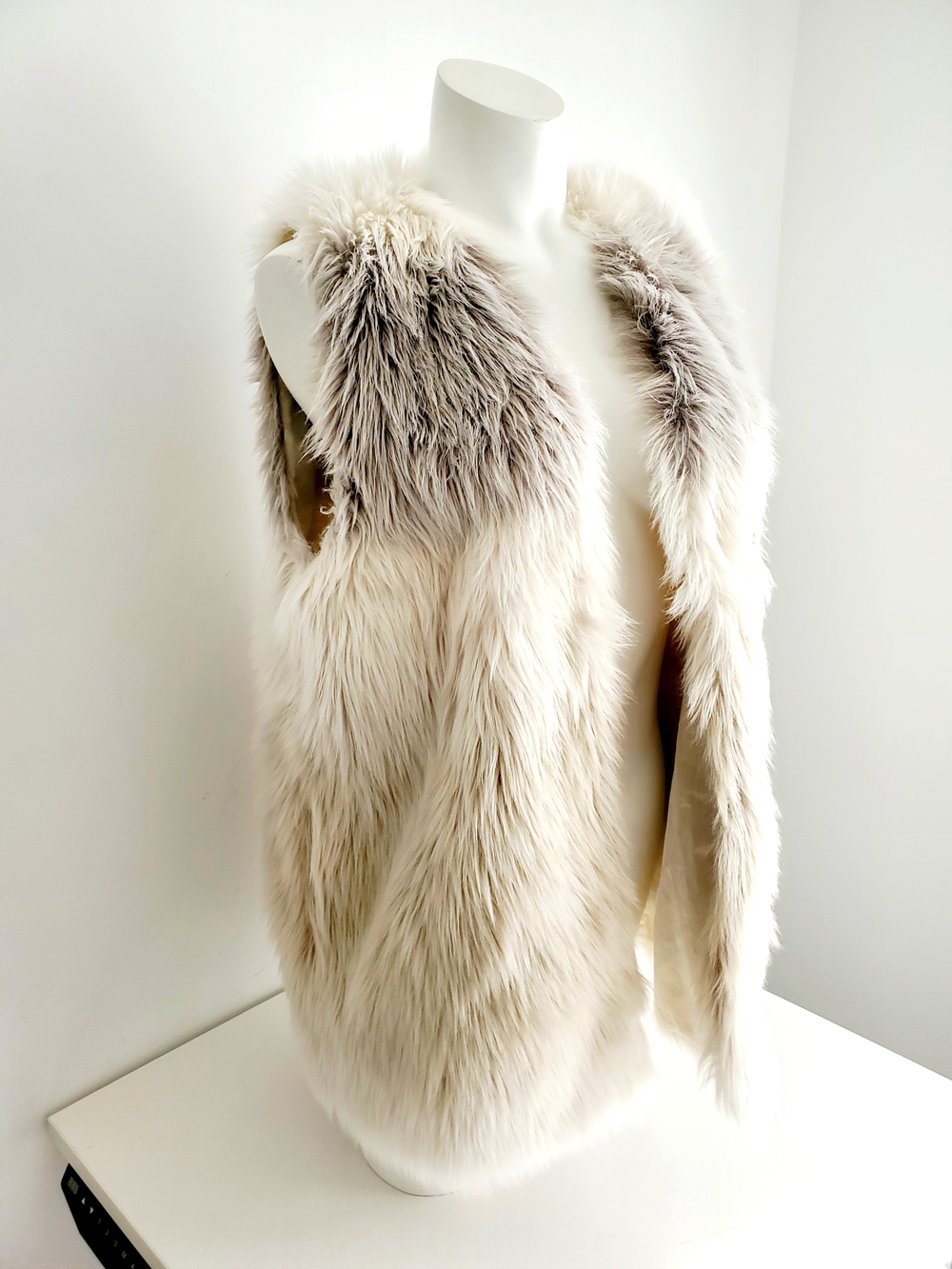 H&M Cream Faux Fur Open-Front Vest with Taupe Accents Size M